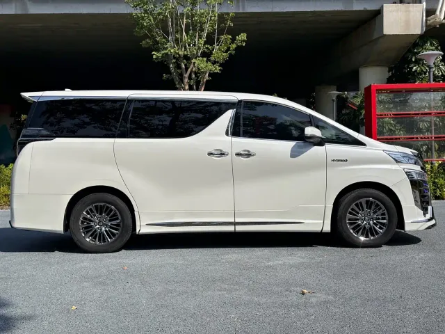 Toyota Vellfire — Фото автомобиля 7