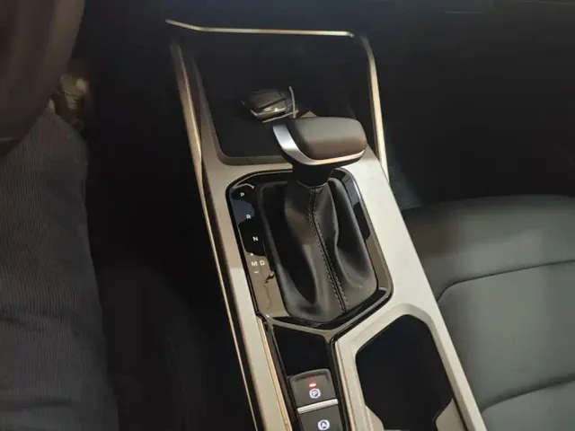 Geely Emgrand — Фото автомобиля 13