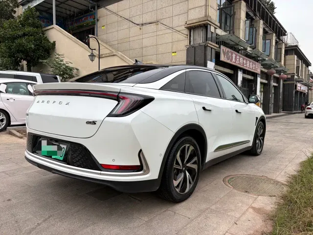 Arcfox Alpha S — Фото автомобиля 12