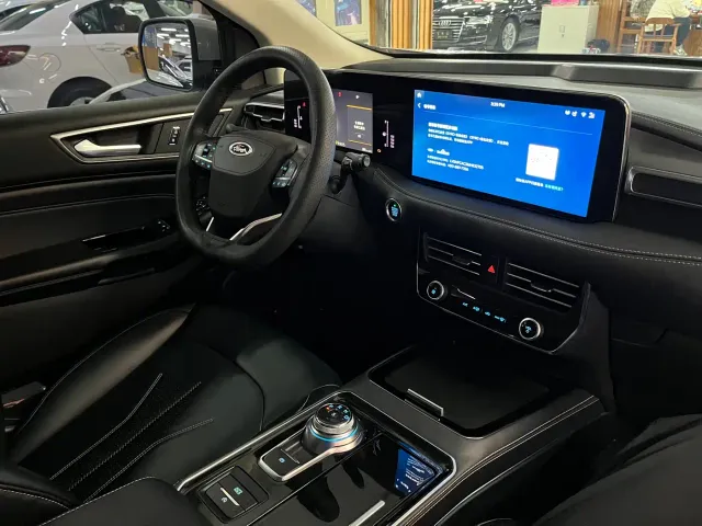 Ford Edge — Фото автомобиля 15