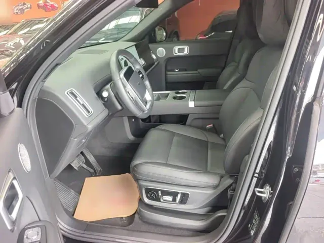 Li Auto L9 — Фото автомобиля 14