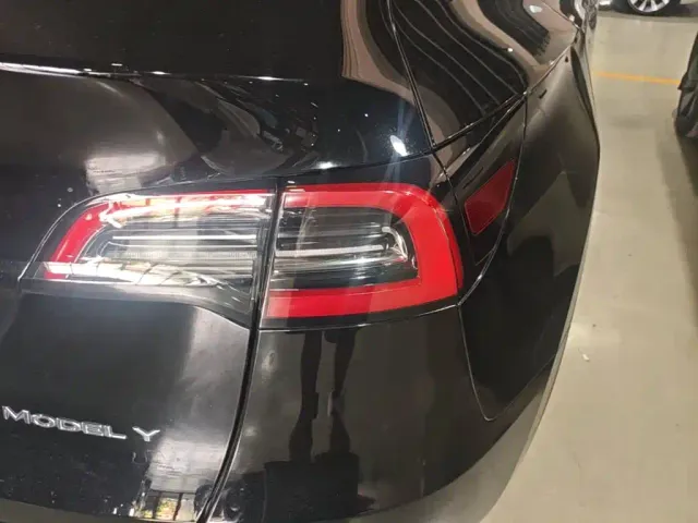 Tesla Model Y — Фото автомобиля 7