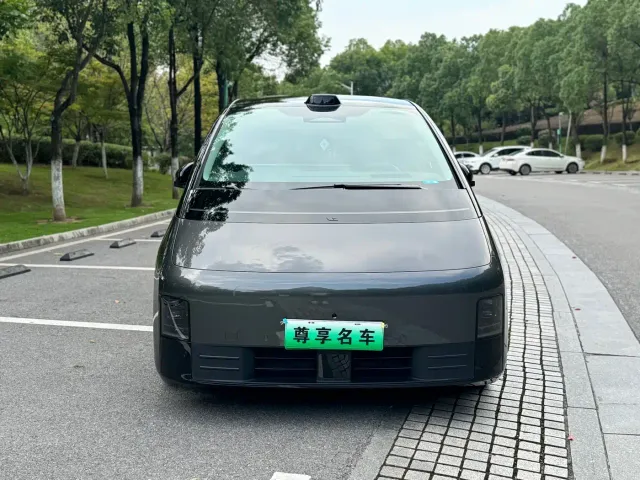 Li Auto MEGA — Фото автомобиля 2