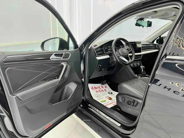 Volkswagen Tiguan L — Фото автомобиля 9