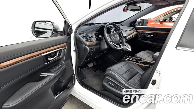 Honda CR-V CR-V 5-е поколение 2.0 гибрид Touring 4WD — Фото автомобиля 8
