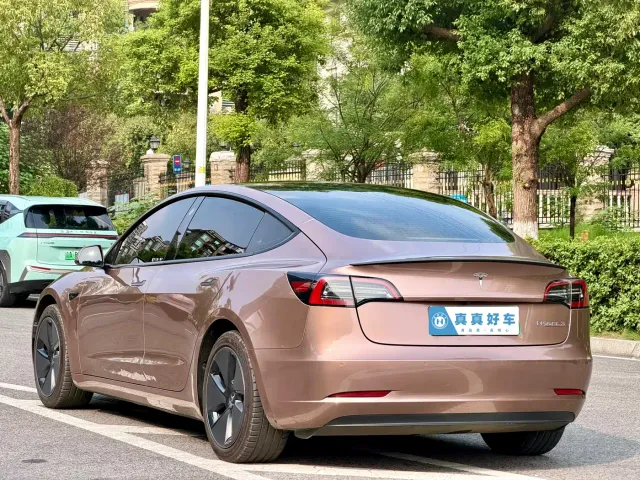 Tesla Model 3 — Фото автомобиля 6