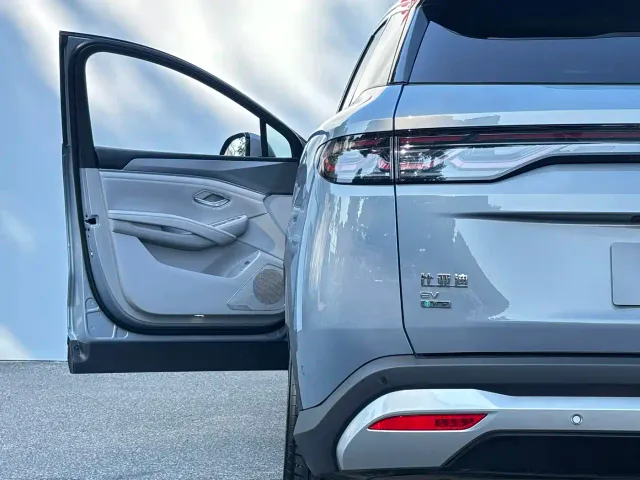 BYD Song Ultra — Фото автомобиля 9