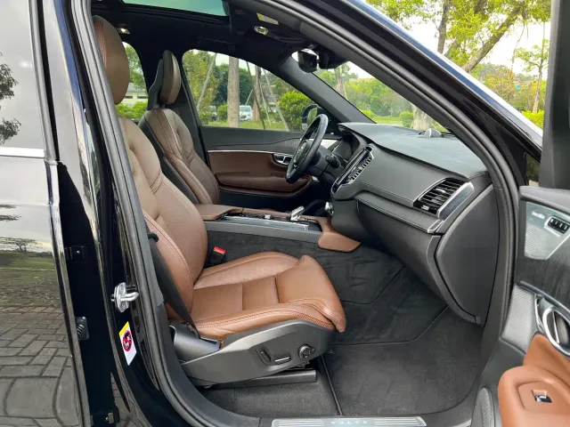 Volvo XC90 — Фото автомобиля 6