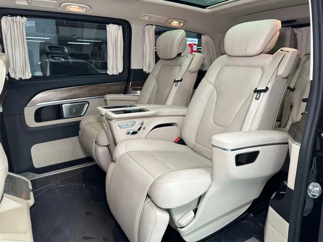 Mercedes-Benz V-Class — Фото автомобиля 14