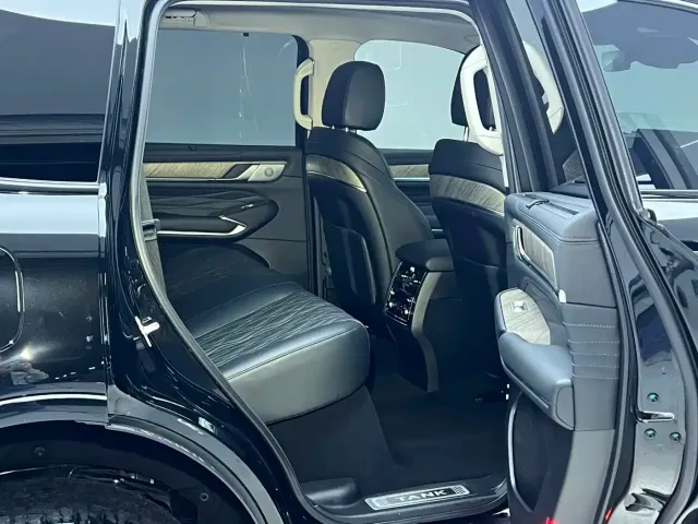Tank Tank 500 EV 2024 Hi4-T Black Warrior Edition — Фото автомобиля 14