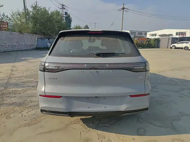 Geely Galaxy E5 — Фото автомобиля 5
