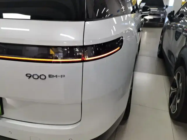 Lynk & Co 900 — Фото автомобиля 7