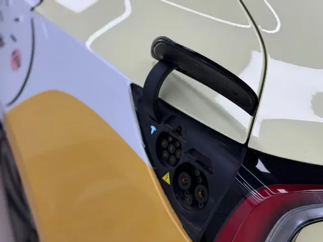 Tesla Model 3 — Фото автомобиля 13