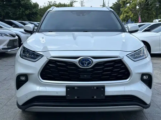 Toyota Highlander — Фото автомобиля 2