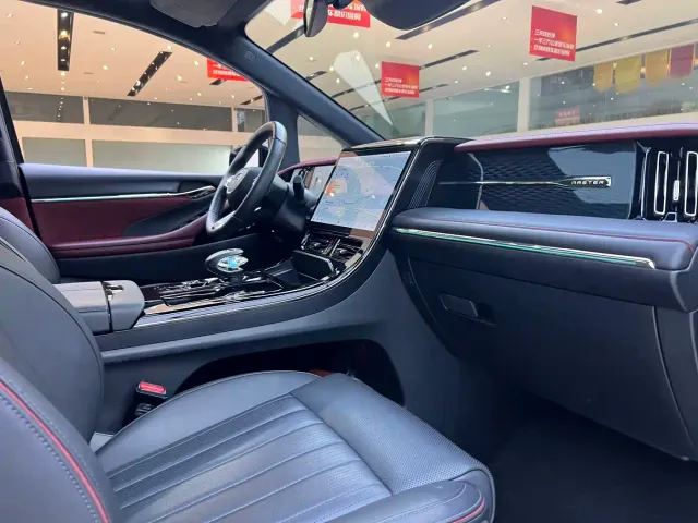 GAC Trumpchi M8 — Фото автомобиля 6