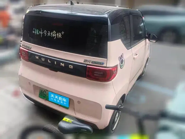 Wuling Hongguang Mini EV — Фото автомобиля 2