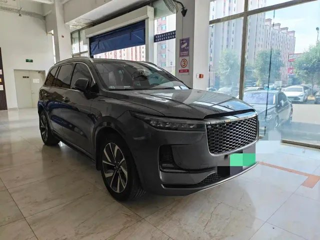 Li Auto ONE — Фото автомобиля 2