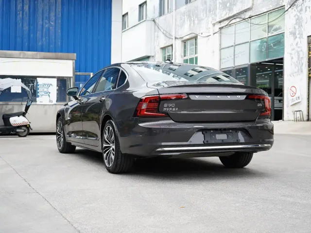 Volvo S90 — Фото автомобиля 5