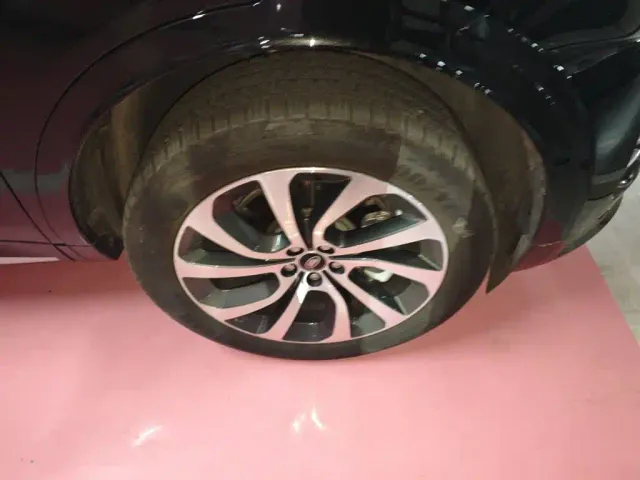 Land Rover Discovery Sport — Фото автомобиля 8