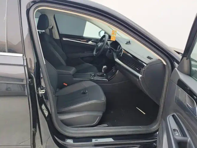 Volkswagen Passat — Фото автомобиля 8