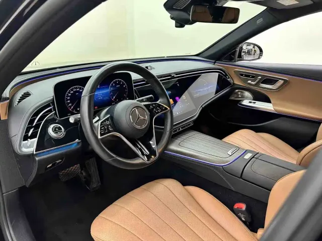 Mercedes-Benz E-Class — Фото автомобиля 11