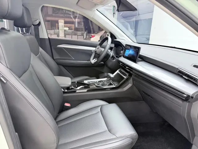 Wuling Asta — Фото автомобиля 9