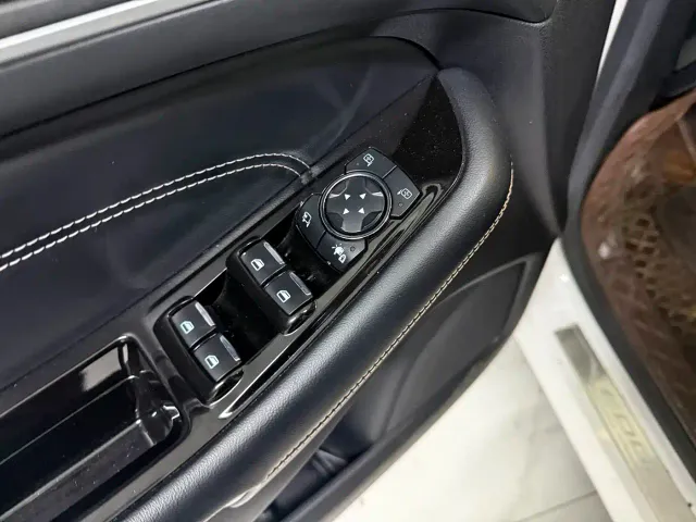 Ford Edge — Фото автомобиля 9
