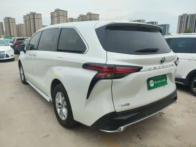Toyota Granvia — Фото автомобиля 4