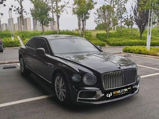 Bentley Flying Spur — Фото автомобиля 2