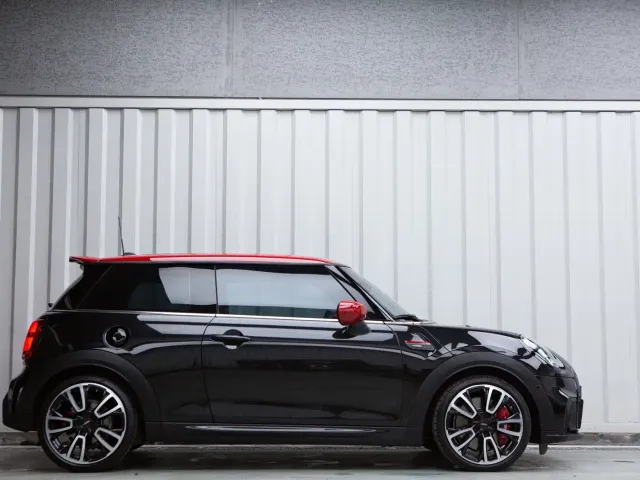 MINI John Cooper Works — Фото автомобиля 3