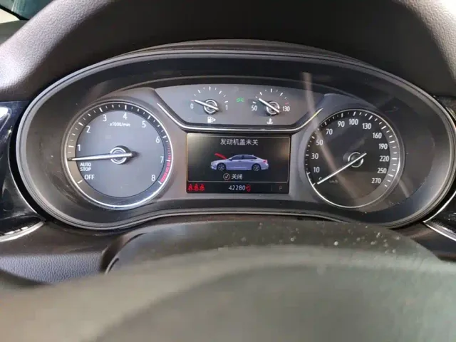 Buick Regal — Фото автомобиля 11