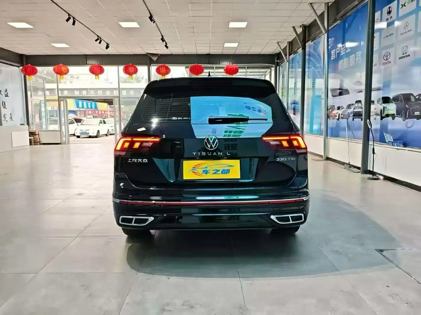 Volkswagen Tiguan L 2024 Outstanding 330TSI Auto 2WD R-Line Dragon Glory Edition — Фото автомобиля 8