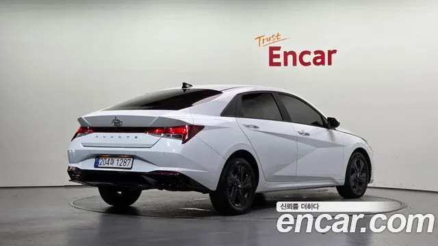 Hyundai Avante CN7 — Фото автомобиля 2