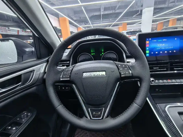 Haval M6 — Фото автомобиля 12