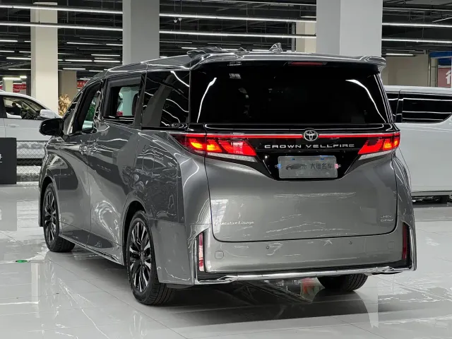 Toyota Vellfire — Фото автомобиля 6
