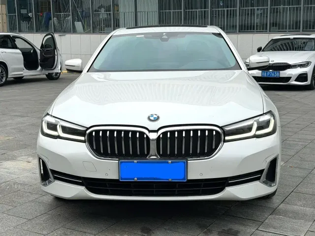 BMW 5 Series — Фото автомобиля 2