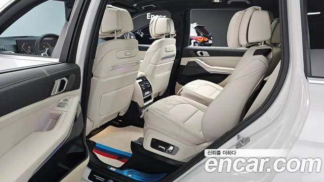 BMW X7 — Фото автомобиля 11