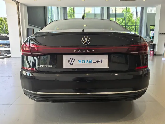 Volkswagen Passat — Фото автомобиля 15