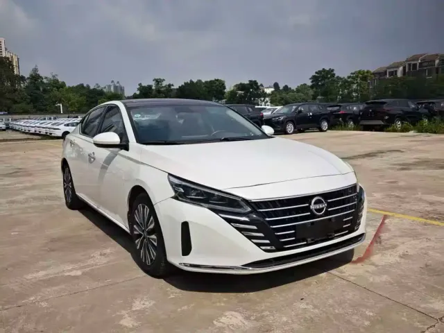 Nissan Teana — Фото автомобиля 3
