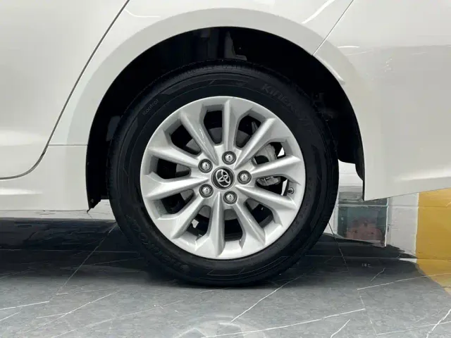 Toyota Corolla — Фото автомобиля 12