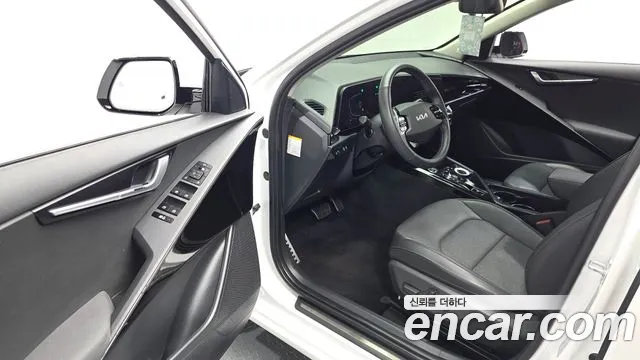 Kia Niro The All New Niro Signature — Фото автомобиля 10