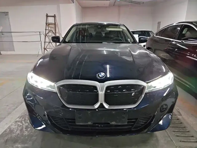 BMW i3 — Фото автомобиля 2