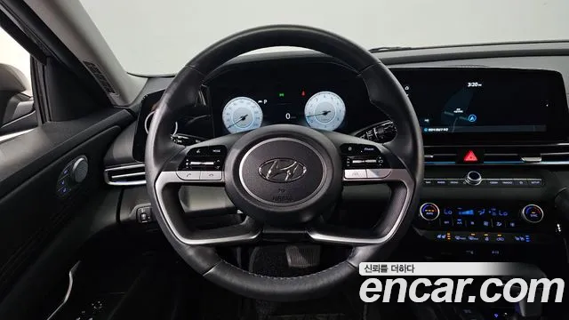 Hyundai AVANTE Avante (CN7) — Фото автомобиля 13