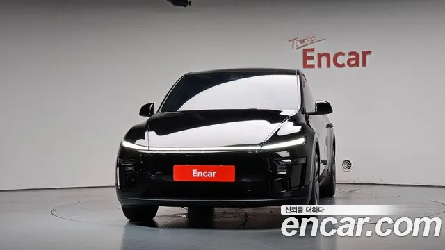 Tesla Model Y — Фото автомобиля 3