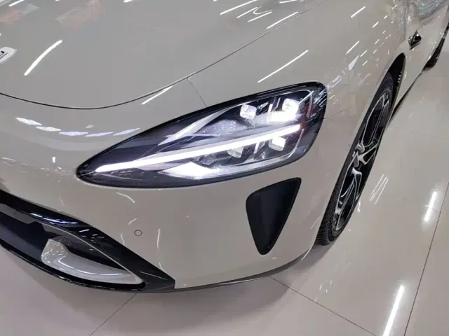 Xiaomi SU7 — Фото автомобиля 23