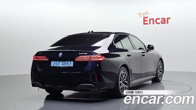 BMW i5 G60 — Фото автомобиля 2