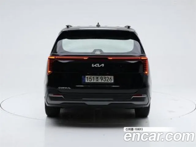 Kia Carnival Generation 4 — Фото автомобиля 4
