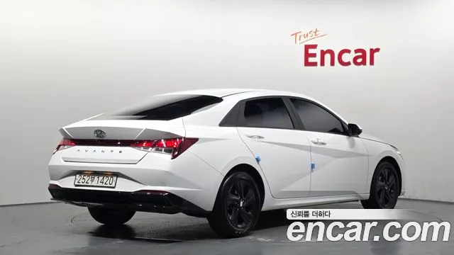 Hyundai Avante CN7 — Фото автомобиля 2