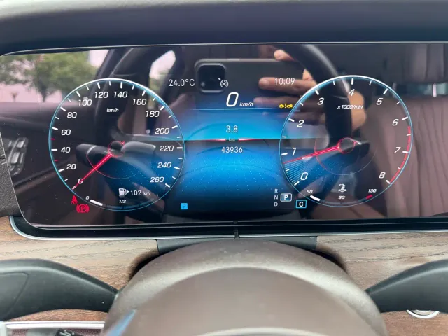 Mercedes-Benz E-Class — Фото автомобиля 13