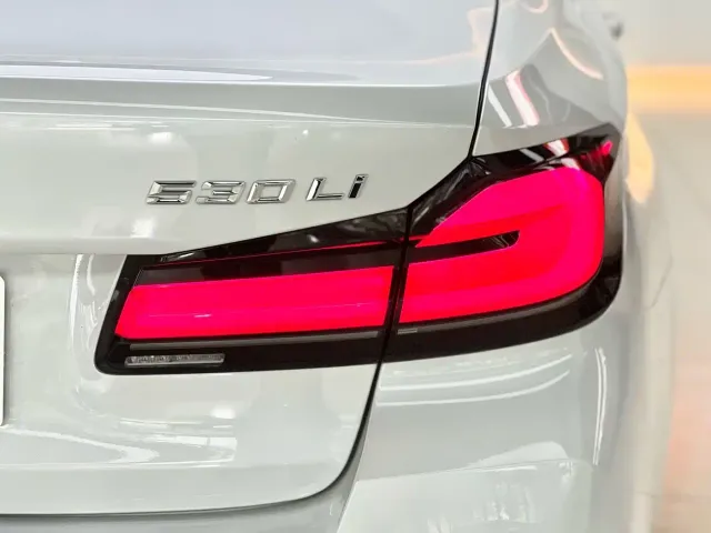BMW 5 Series — Фото автомобиля 18